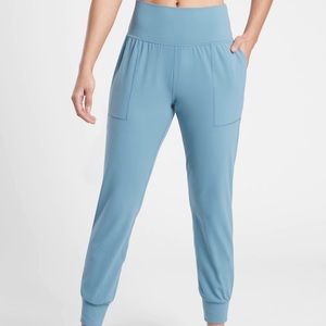 Athleta Salutation Jogger In Powervita